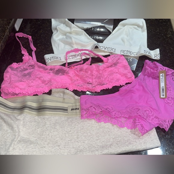 Fits Everybody Lace Tanga - Picture 13 of 13